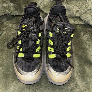 Nike Kids Black and Neon Green Sneakers